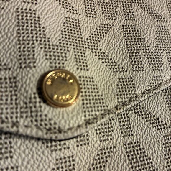 Michael Michael Kors Handbag Purse. Beige Color With MK Logo. Front Pocket. - Picture 16 of 16